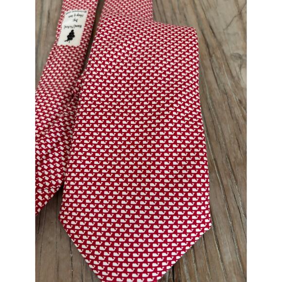 Vineyard Vines Red Silk Tie | White Whale Pattern | Classic Men’s Necktie - Picture 2 of 5